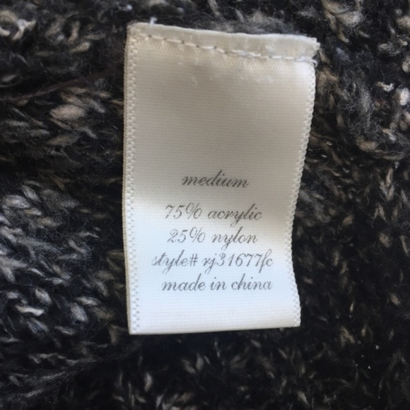 Francesca’s Collection Crew Neck Ombre Sweater – Size Medium - Picture 4 of 6